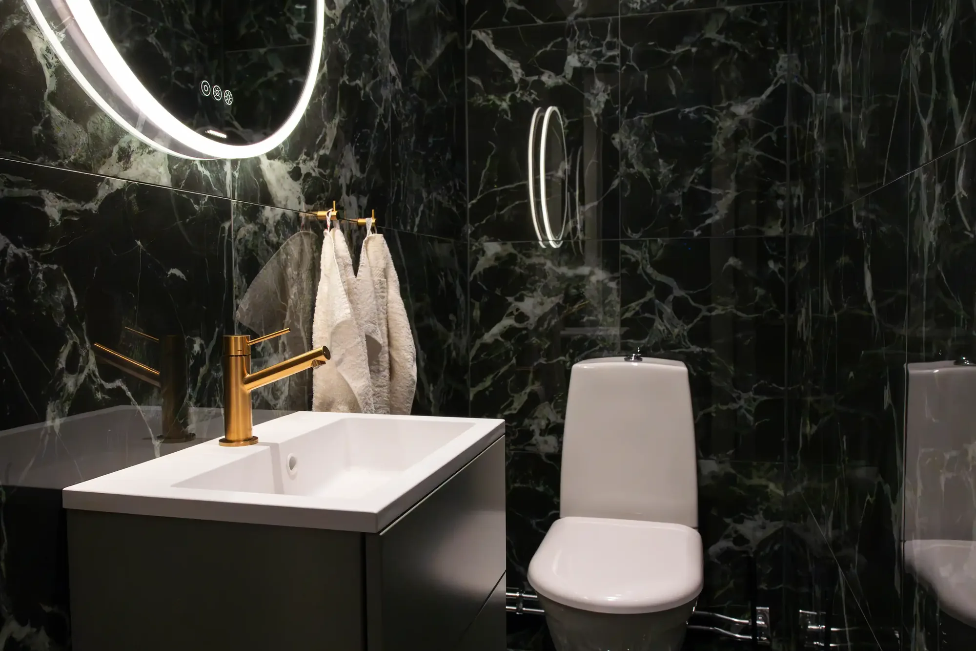 Badrumsrenovering i modern stil