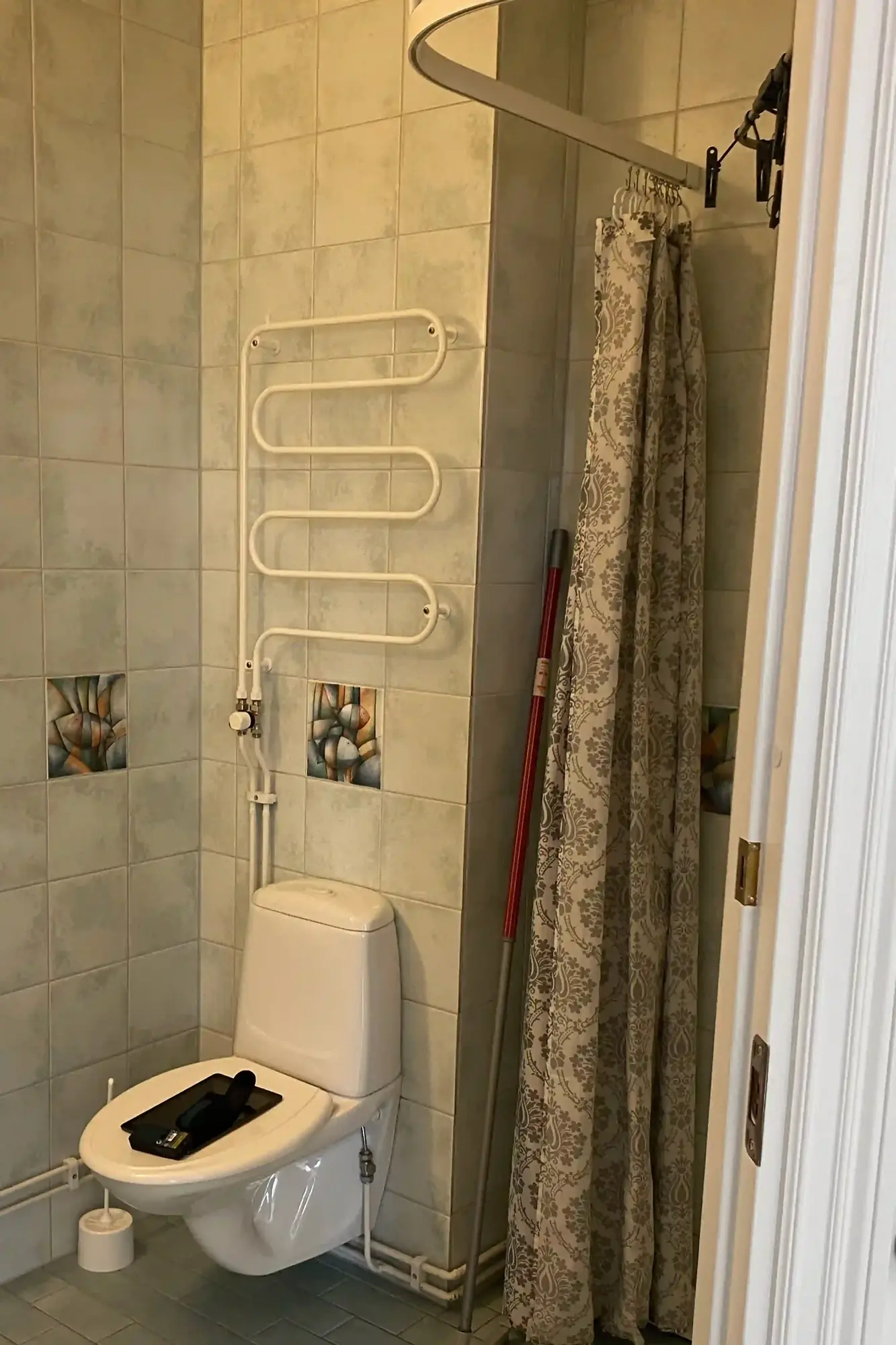 Före och efter badrumsrenoveringen